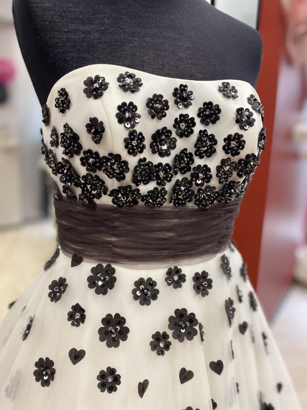 Robe de Mariée OAKLAND Bustier à fleurs Ivoire et Chocolat – Image 2