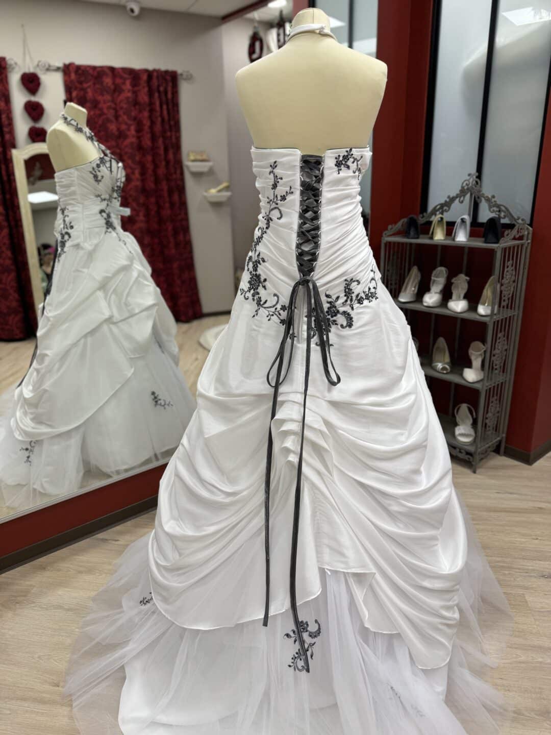 Robe de mariée AFFECTION – Image 2