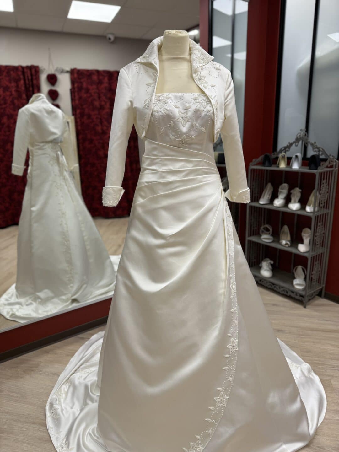 Robe de mariée MORZINE ROBE et BOLERO – Image 2