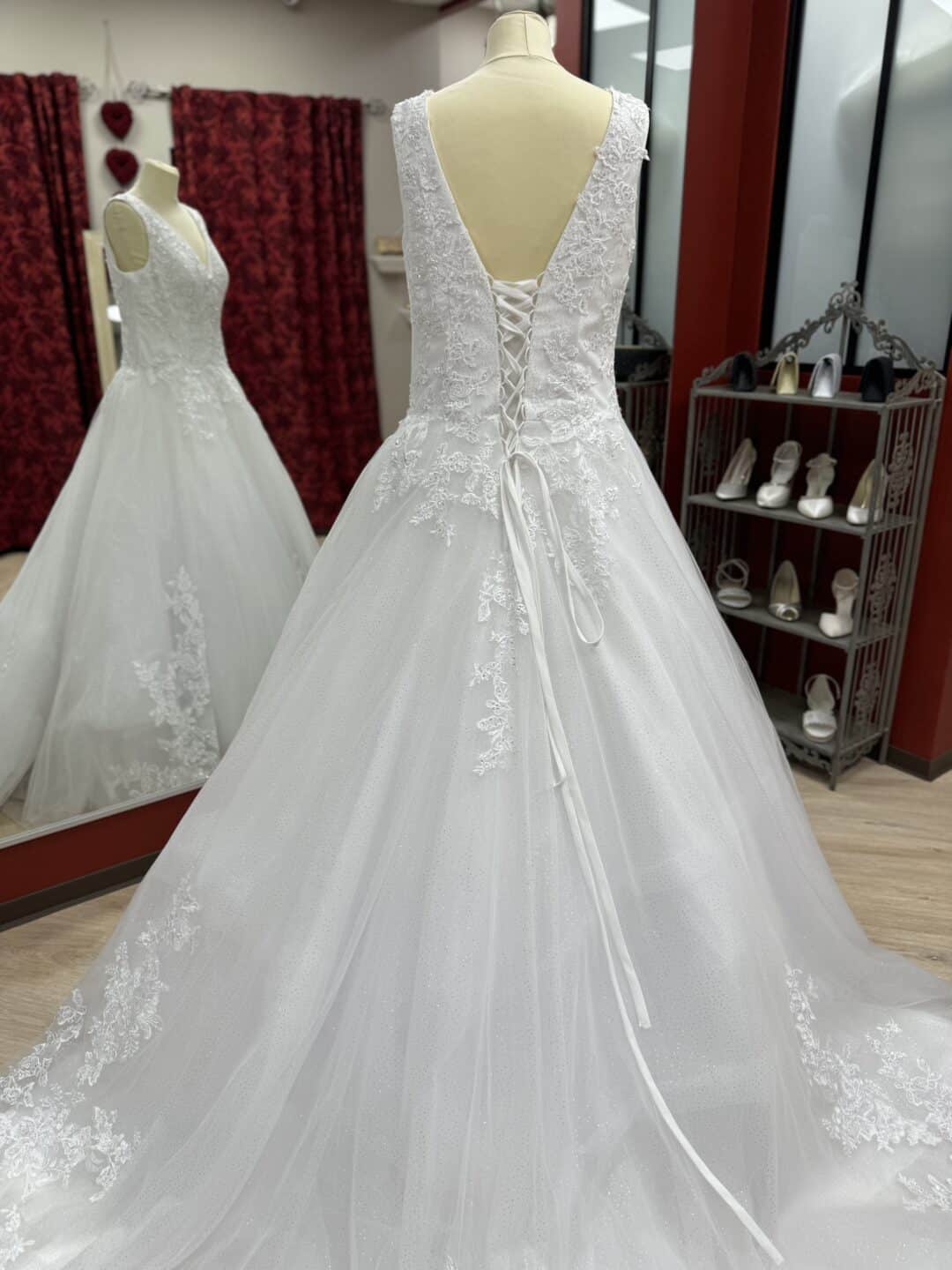 Robe de mariée ROYAUTE + manches – Image 3