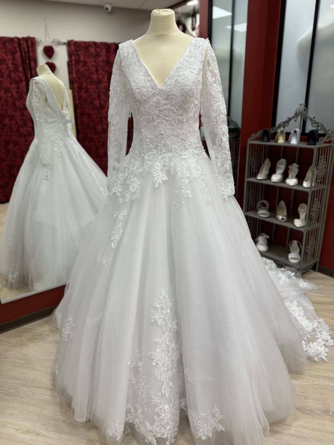 Robe de mariée ROYAUTE + manches – Image 2